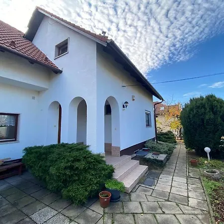 House Apartament *